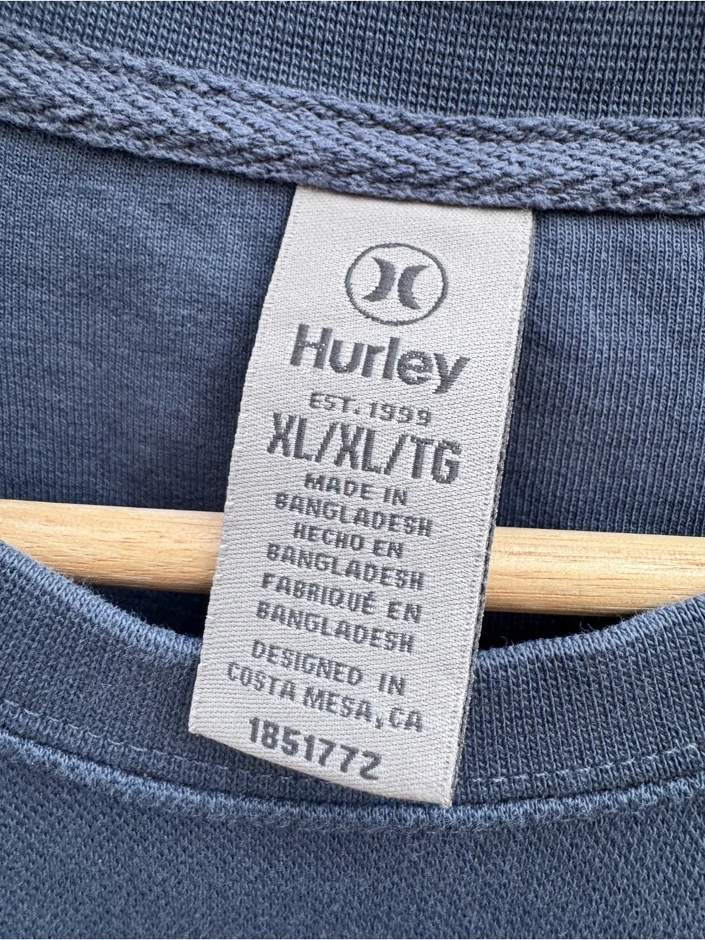 Hurley Men's Crewneck Weave Knit Structured Sweatshirt in Washed Blue xl